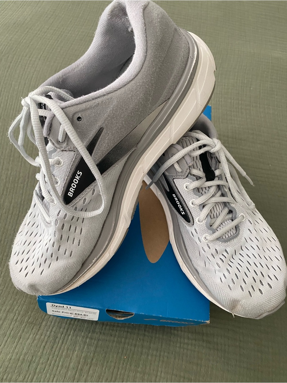 Brooks Dyad 11 Men's Athletic Running/Walking Shoes - Wide/2E
